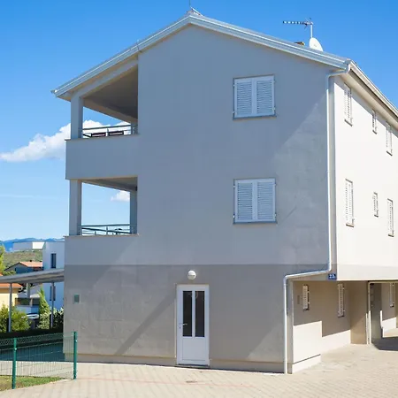 Apartment Nadica 2 Mit Balkon By Interhome Vantacici
