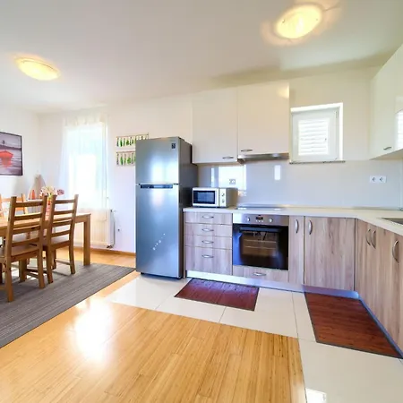 Nadica 2 Mit Balkon By Interhome