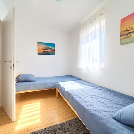 Nadica 2 Mit Balkon By Interhome