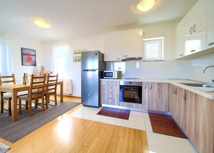 Nadica 2 Mit Balkon By Interhome